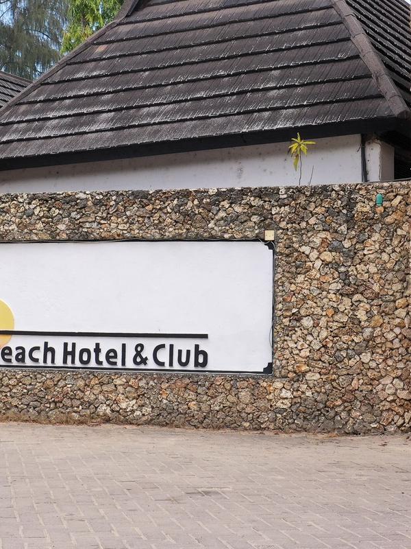 Travellers Beach Hotel & Club
