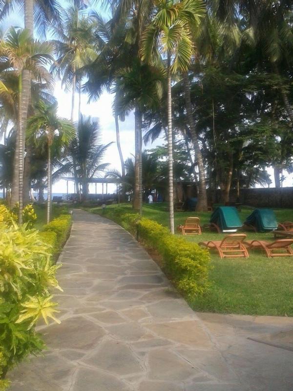 Travellers Beach Hotel & Club