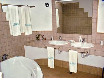 Kamezi Boutique Villas