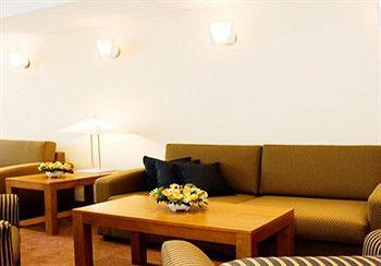 Best Western Regency Suites