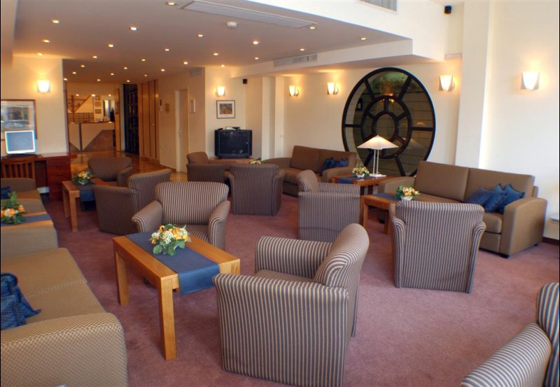 Best Western Regency Suites