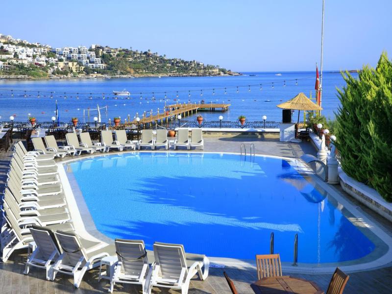 Cactus Fleur Beach Club