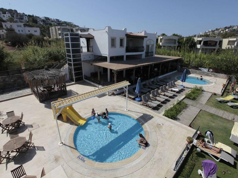 Cactus Fleur Beach Club