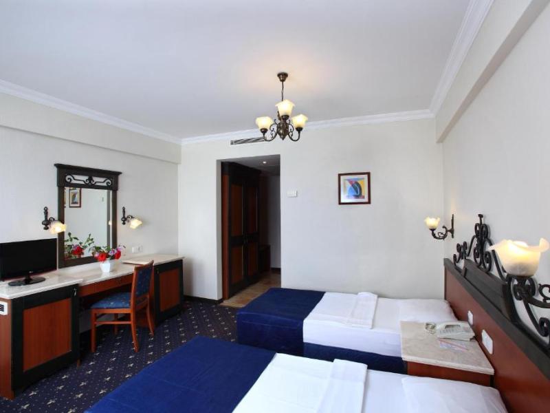 Cactus Paradise Club