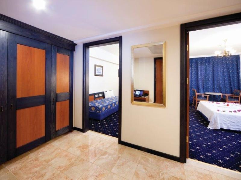 Cactus Paradise Club