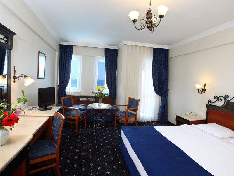 Cactus Paradise Club