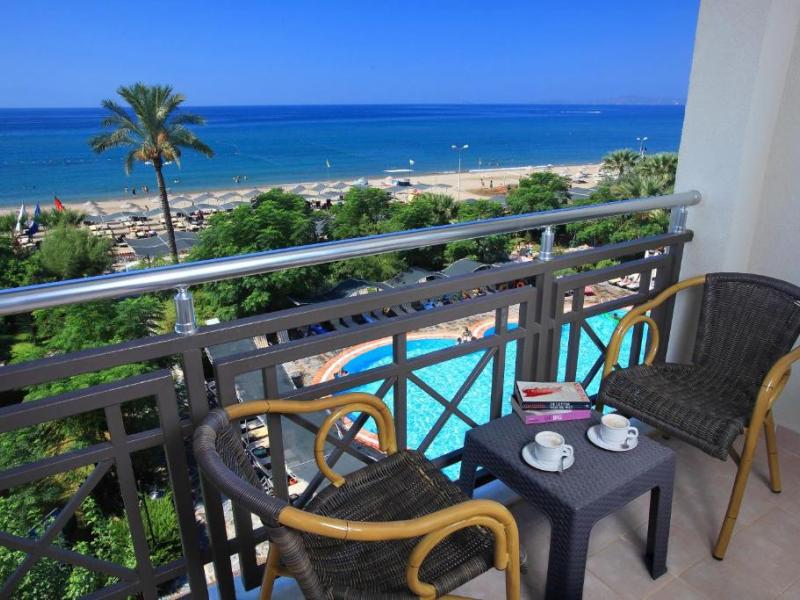 Cactus Paradise Club