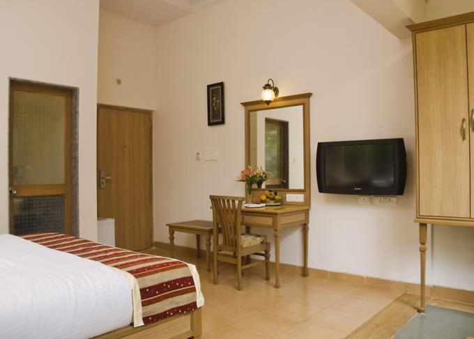 Clarion Hotel Ocean Palms