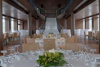 Las Arenas Balneario Resort