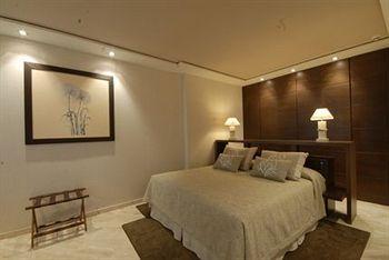 Las Arenas Balneario Resort