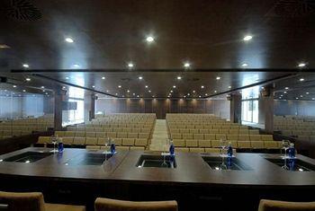 Las Arenas Balneario Resort