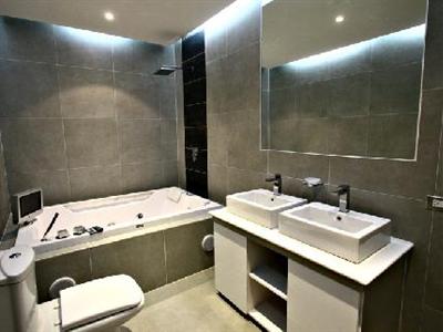 Tanawin Resort & Luxury Apartments