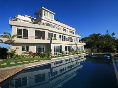 Tanawin Resort & Luxury Apartments