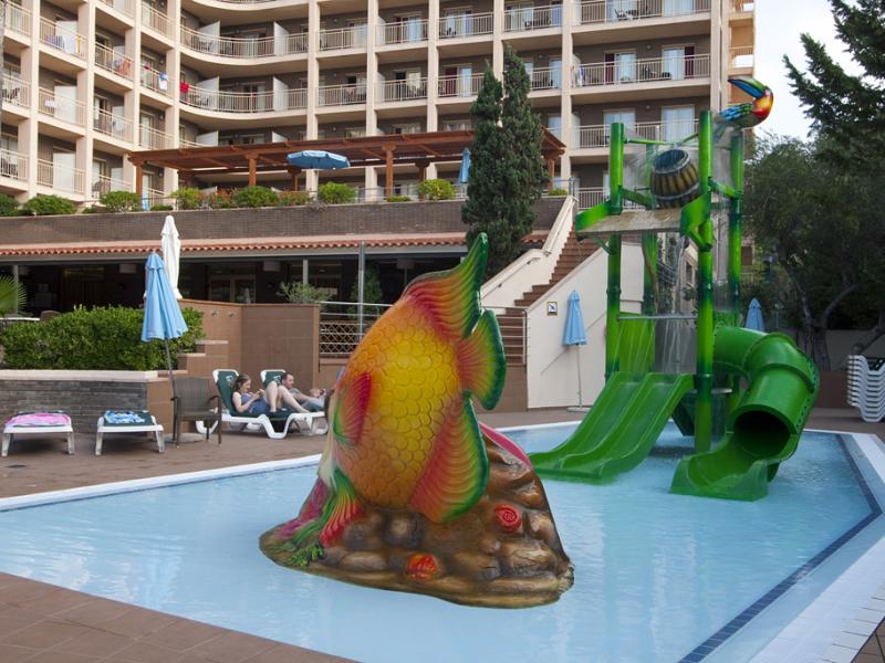 Golden Avenida Suites