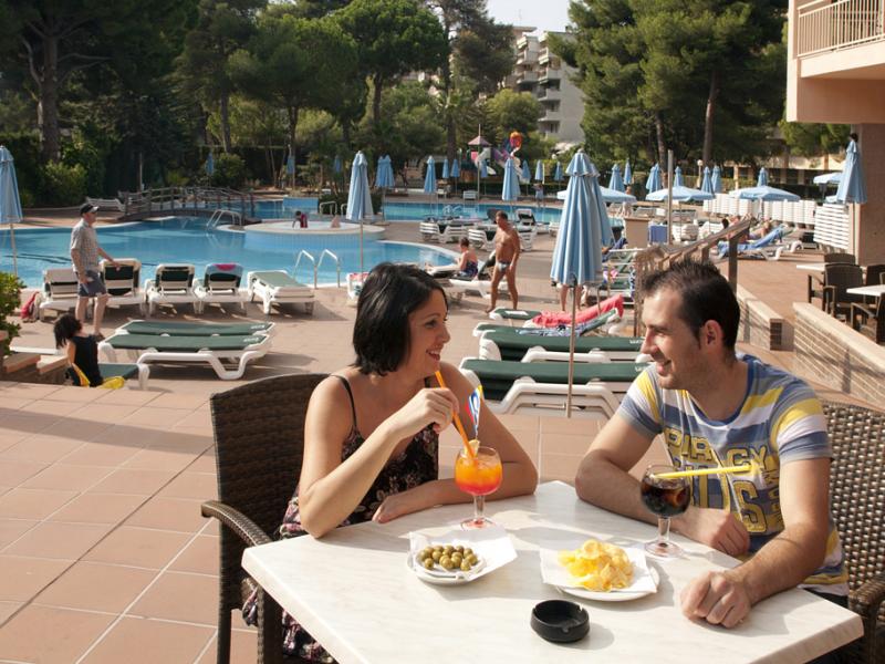 Golden Avenida Suites