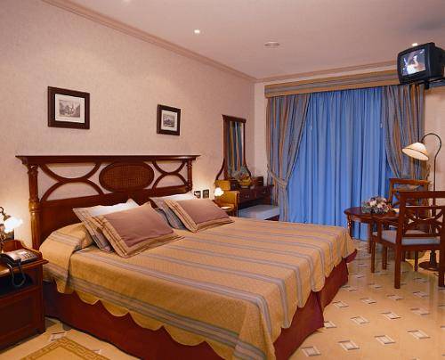 Klayman Olivina Aparthotel