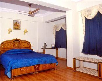 Chandra Inn