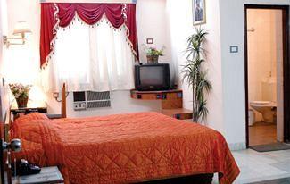 Chandra Inn