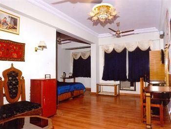 Chandra Inn