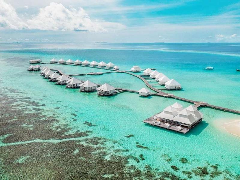 Diamonds Athuruga Island