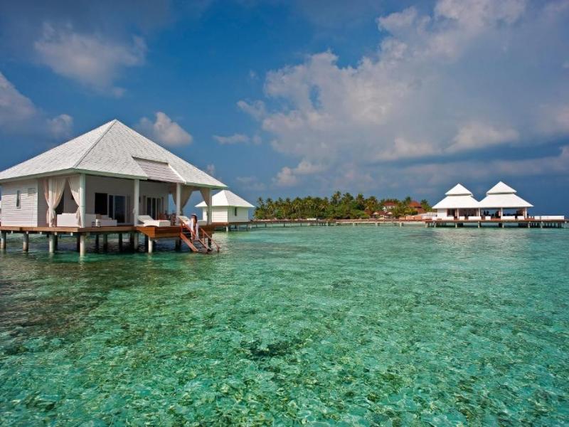 Diamonds Athuruga Island