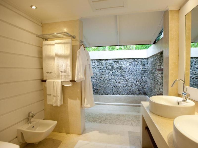 Diamonds Thudufushi Island