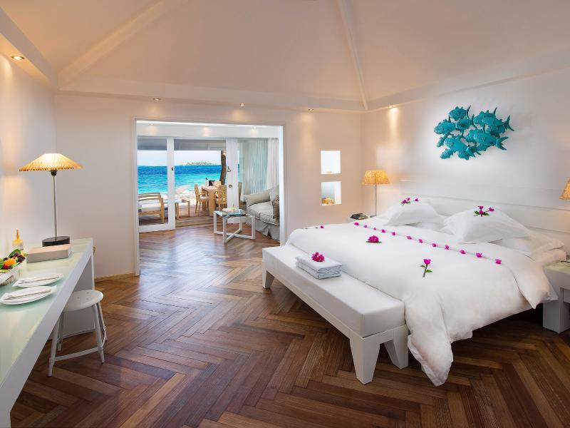 Diamonds Thudufushi Island