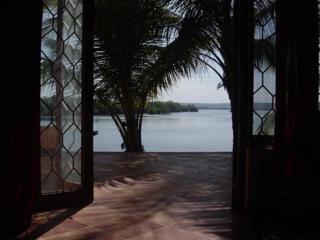 Britona Riverside Retreat