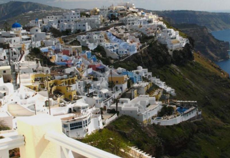 Blue Dolphins Apartments & Suites