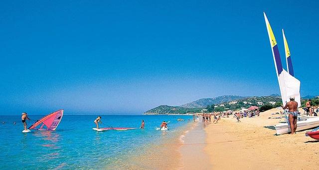 Calaserena Village