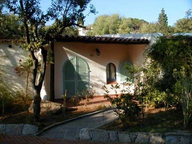 Calaserena Village