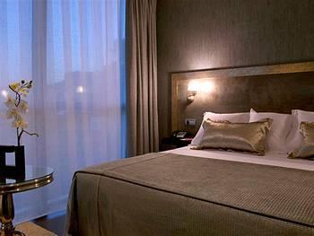 Husa Santo Domingo Plaza Hotel