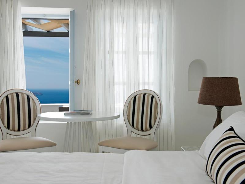 Lilium Santorini Hotel