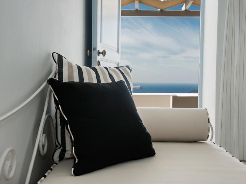 Lilium Santorini Hotel