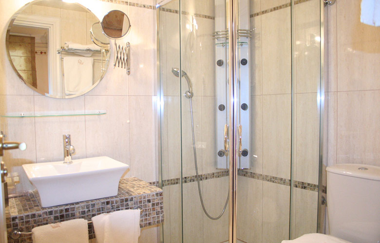 Enavlion Hotel