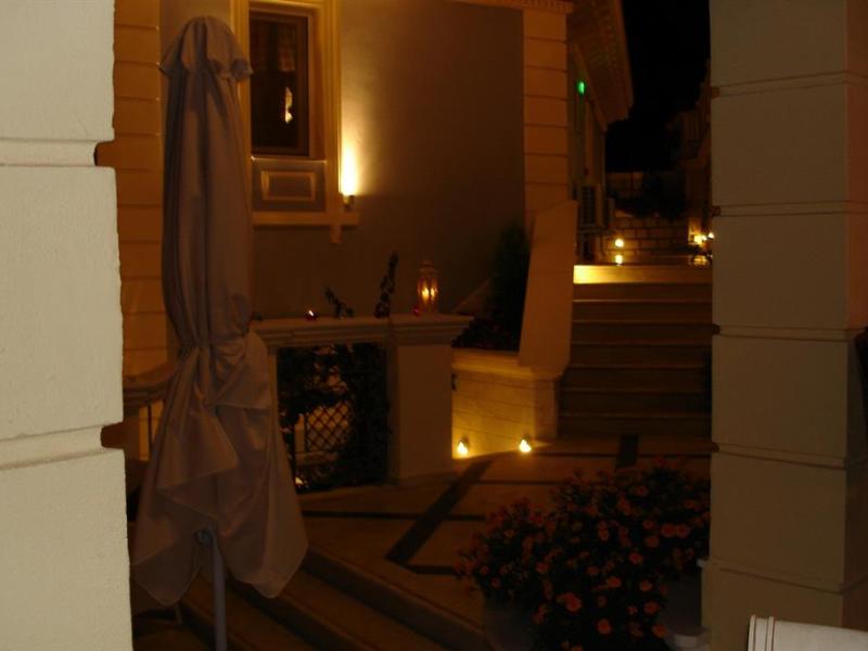 Enavlion Hotel