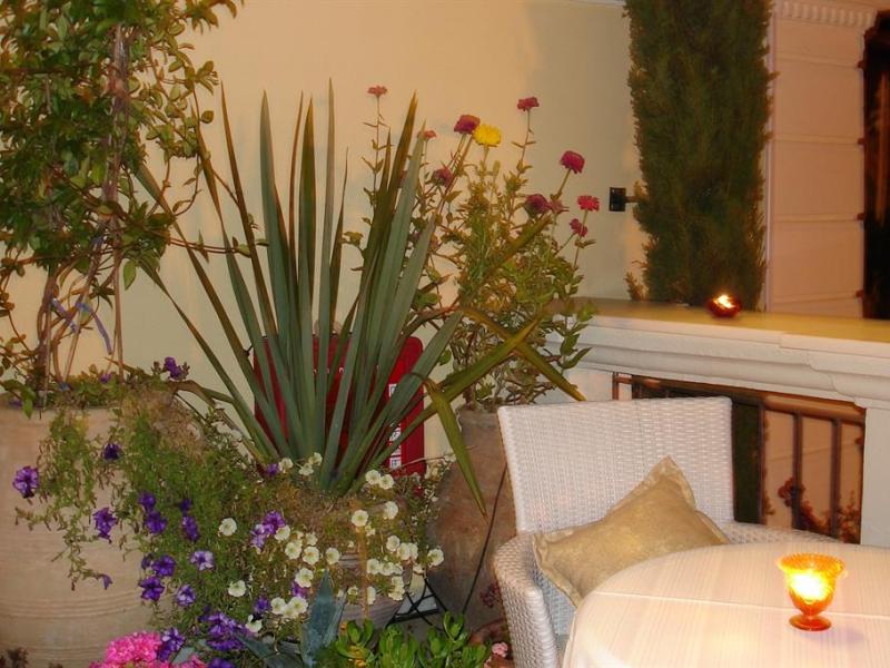 Enavlion Hotel
