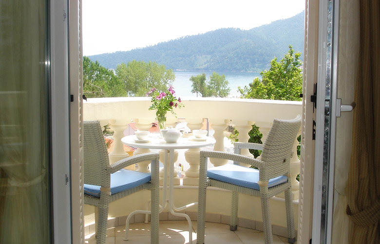 Enavlion Hotel