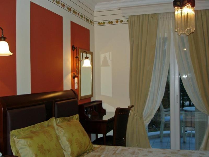 Enavlion Hotel