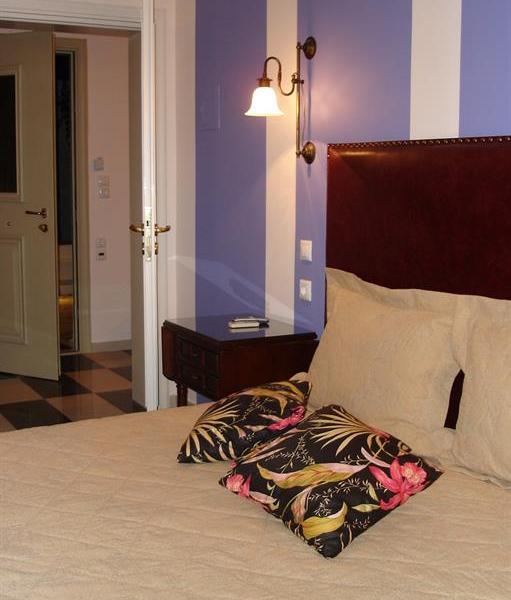 Enavlion Hotel