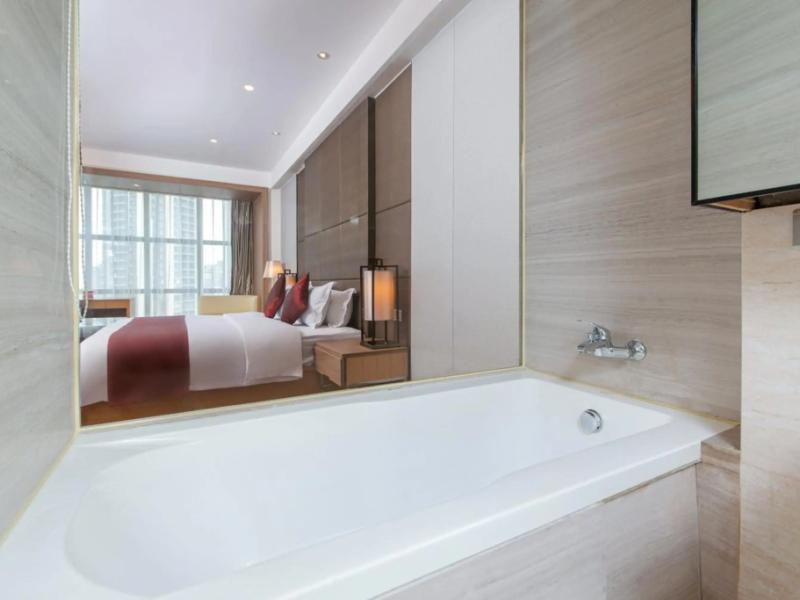 Ramada Plaza Shenzhen North