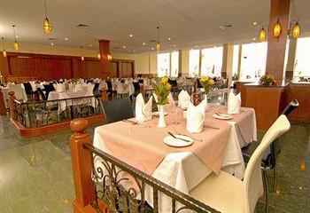 Отель Cambodiana Hotel Камбоджа, Пномпень, фото 11