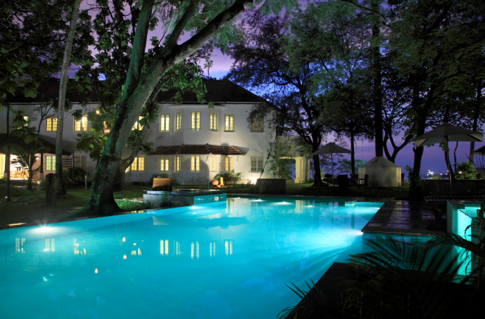 Old Lighthouse Bristow Hotel