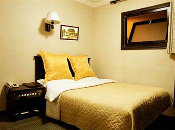 Hutong Inn Zaoyuanju Hotel