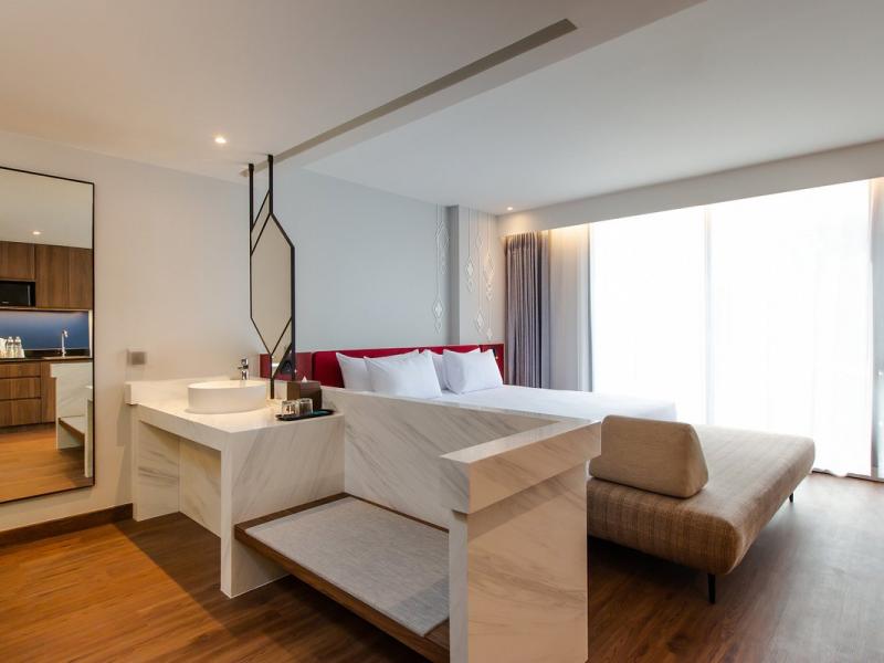 Centara Life Hotel Bangkok Phra Nakhon 