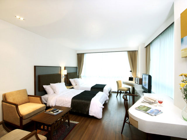 Adelphi Suites