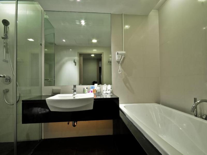 The Ashlee Heights Patong Hotel & Suites