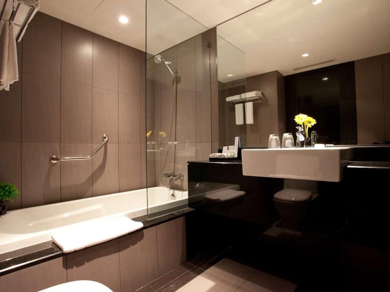 Golden Tulip Mandison Suites