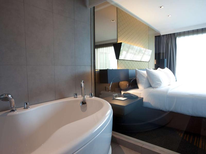 Golden Tulip Mandison Suites