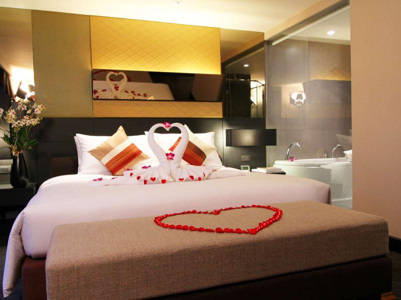 Golden Tulip Mandison Suites